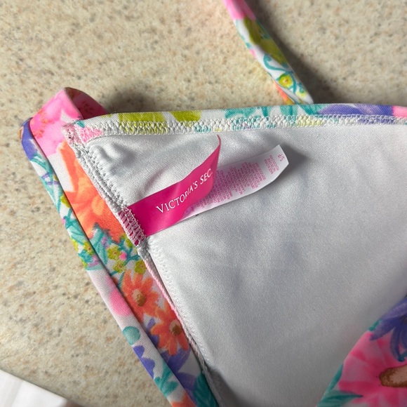Victoria’s Secret floral multicolor bikini top - Picture 4 of 4
